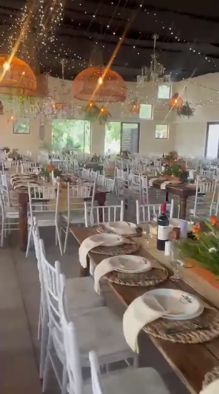 Montaje de mesas para matrimonio